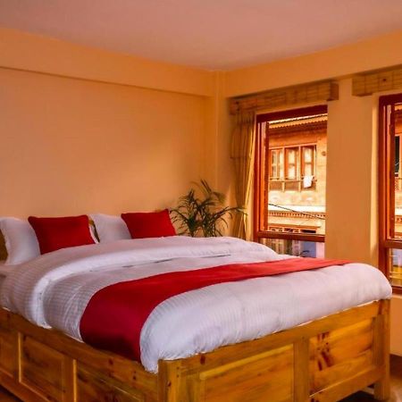 Eagle Nest Hotel Bhatgoan Buitenkant foto