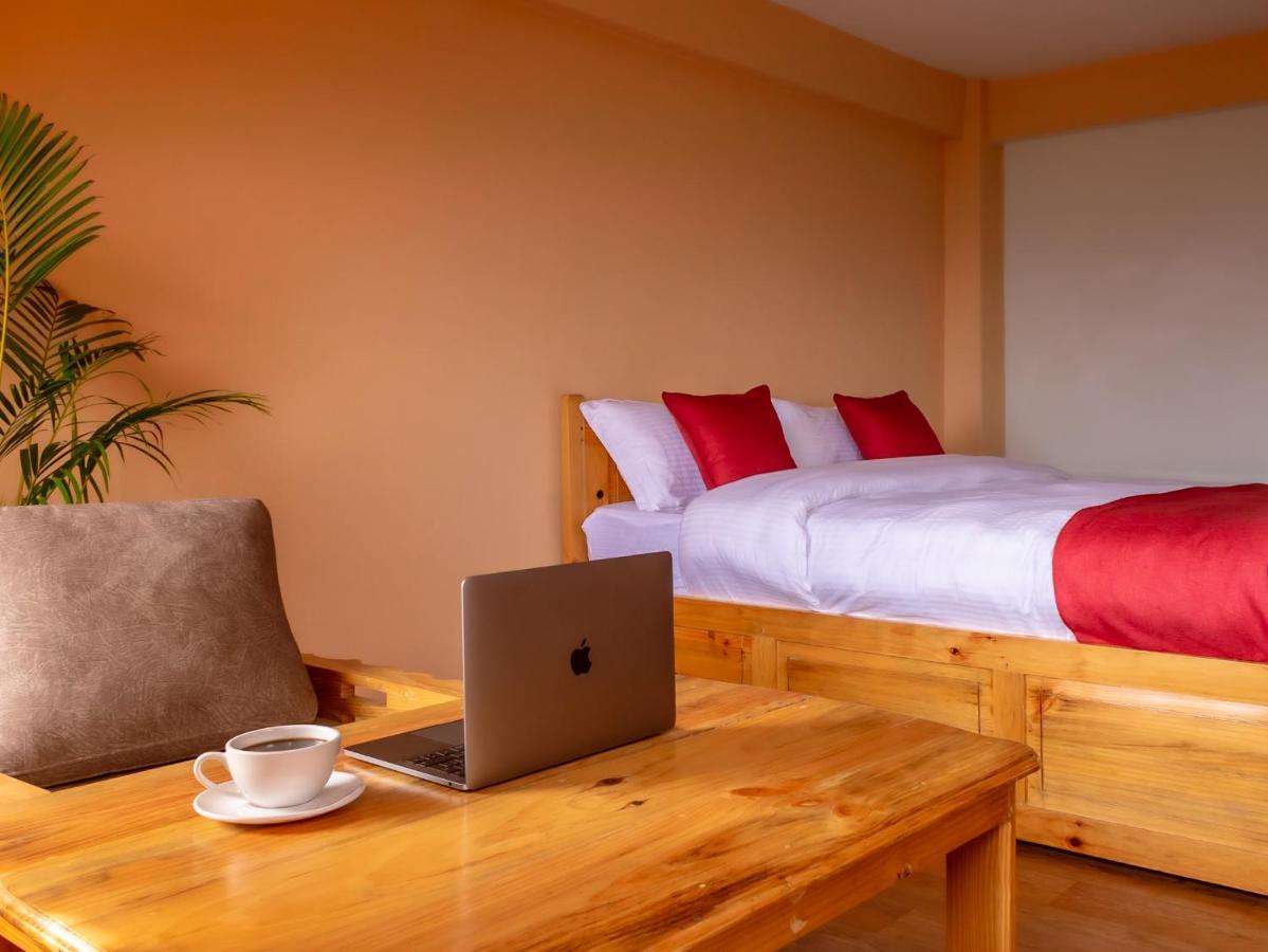 Eagle Nest Hotel Bhatgoan Buitenkant foto